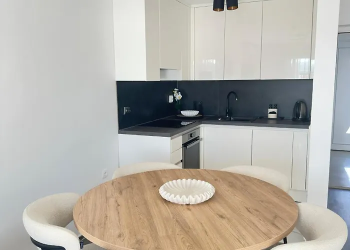 דירה Romantic 3 Bedroom 150m From The & Free Parking Spot