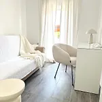Romantic 3 Bedroom 150m From The & Free Parking Spot Apartament *