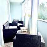 Romantic 3 Bedroom 150m From The & Free Parking Spot Apartament *