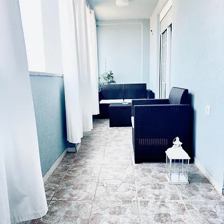 Apartment 3 Bedroom With Seaview - 3min From The