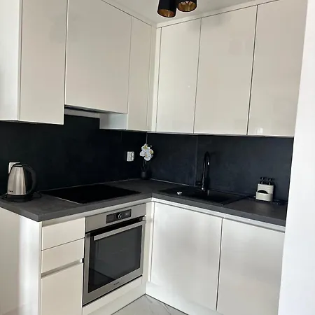 Apartment 3 Bedroom With Seaview - 3min From The *