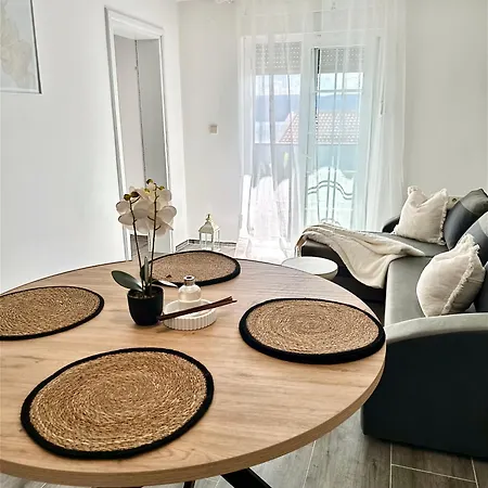 3 Bedroom With Seaview - 3min From The Apartment