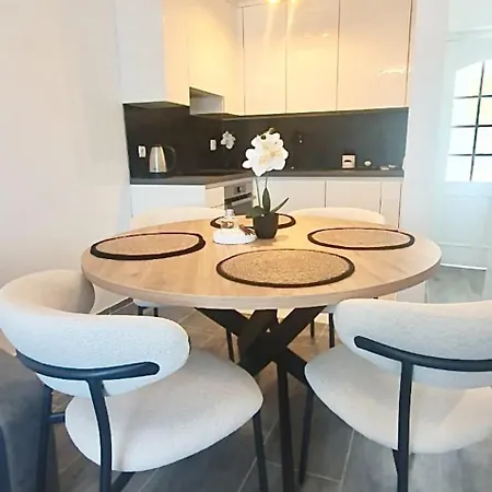 3 Bedroom With Seaview - 3min From The *