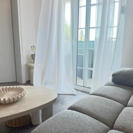 아파트 Romantic 3 Bedroom 150m From The & Free Parking Spot *