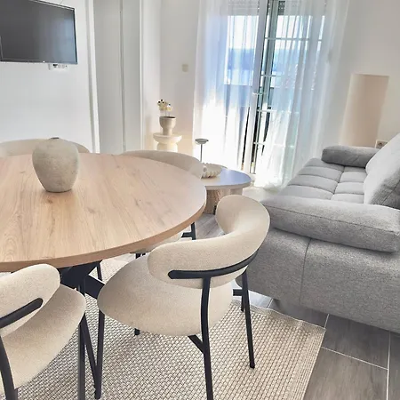 アパート Romantic 3 Bedroom 3min From The
